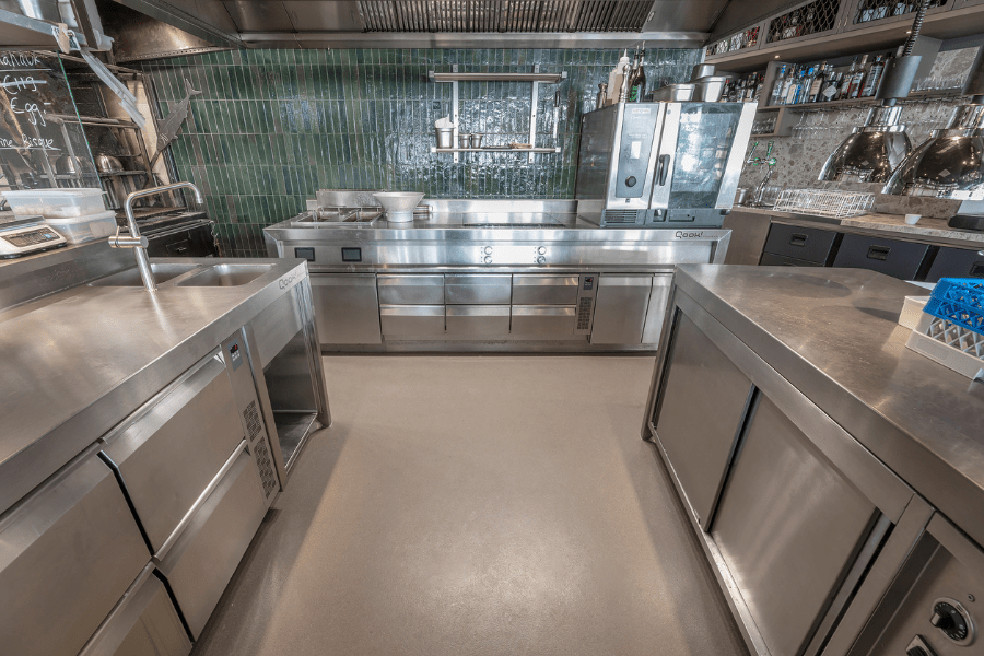 900 x 600 - horeca - pu gietvloer troffelvloer - glasz (8)