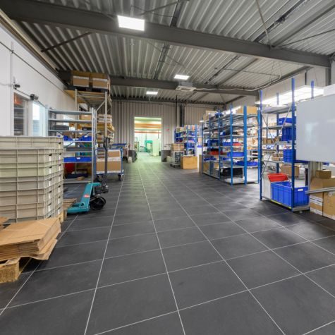 475 x 475 - Larsen Buhl - Veka - industrie (3)